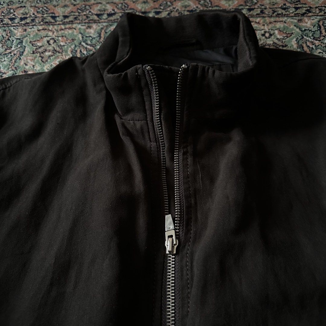 Zara Man Black Bomber Jacket (Category: Coats, Jackets and Outerwear) located in Manila. Submitted by vastocean_65397b (Listing ID 1459694145, Image 3). Description: - Zara Man black bomber jacket - Zip-up front with pockets - Ribbed collar, cuffs, and hem - Made in Vietnam - Ideal for layering.
