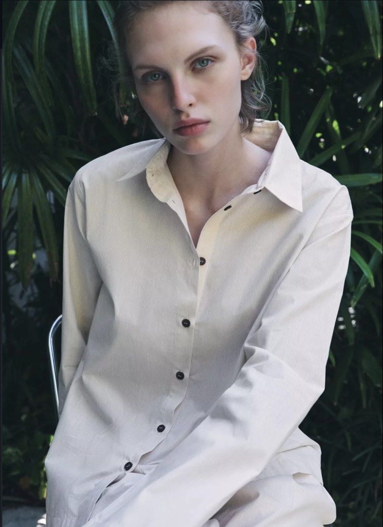 ZARA Oyster Poplin Shirt (Category: Coats, Jackets and Outerwear) located in Santa Rosa. Submitted by zrachic (Listing ID 1459825581, Image 2). Description: Original Price: 2,595 Sale price: 1,195 Size: Large.