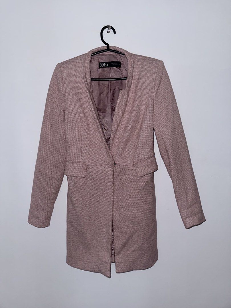Zara Pink Textured Collarless Coat (Category: Coats, Jackets and Outerwear) located in Manila. Submitted by amormiaa (Listing ID 1459728714, Image 1). Description: - Zara coat in a lovely textured pink fabric. - Collarless design with a V-neck opening. - Two front flap pockets. - Fully lined interior. - Great for layering over outfits. - Versatile piece for your wardrobe..