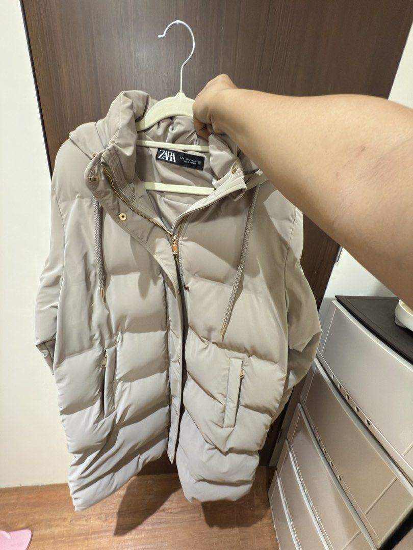 Zara Puffer Jacket (Category: Coats, Jackets and Outerwear) located in Manila. Submitted by chstnjmc (Listing ID 1459871318, Image 2). Description: .