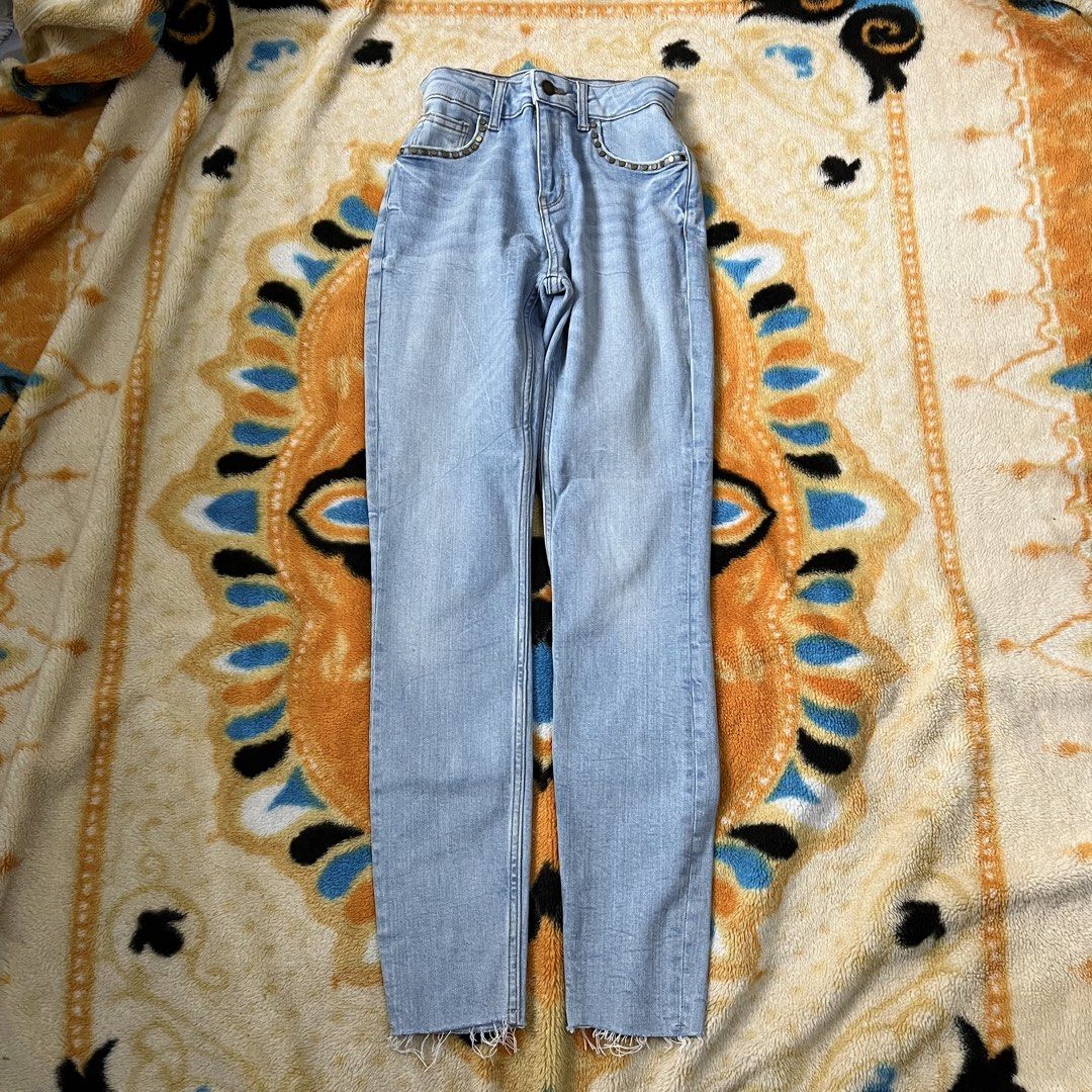 Zara Skinny Jeans (Category: Jeans) located in Baguio. Submitted by lalesi (Listing ID 1459740358, Image 3). Description: Padala fr Israel Never used Like new W24-25 Rise 11” Length 37.5” Ankle hole 4.5” .