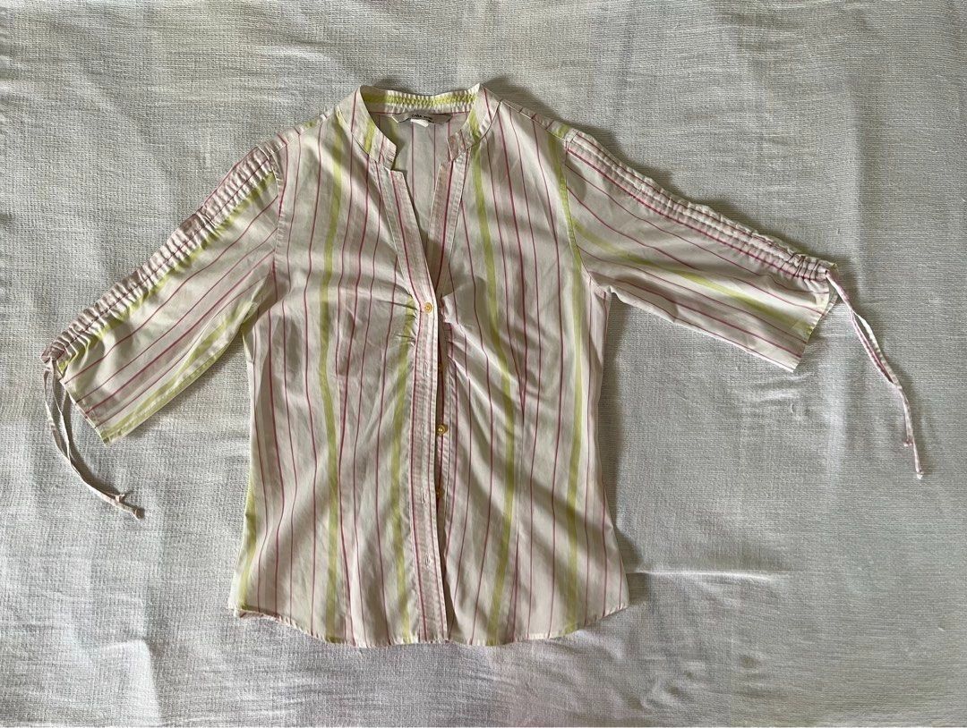 ZARA Striped V-Neck Blouse (Category: Longsleeves) located in Caloocan City. Submitted by fishfilei (Listing ID 1459792176, Image 1). Description: Details: • Striped pattern • Has a naturally shaped waist for a flattering fit • For reference: I have a 23-inch waist and 32-inch bust Mode of Payment (MOP): • GCash • BDO / BPI / Metrobank • Bank transfer via QR code Mode of Delivery (MOD): • J&T • Lalamove / Grab Express Reason for Selling (RFS): • 