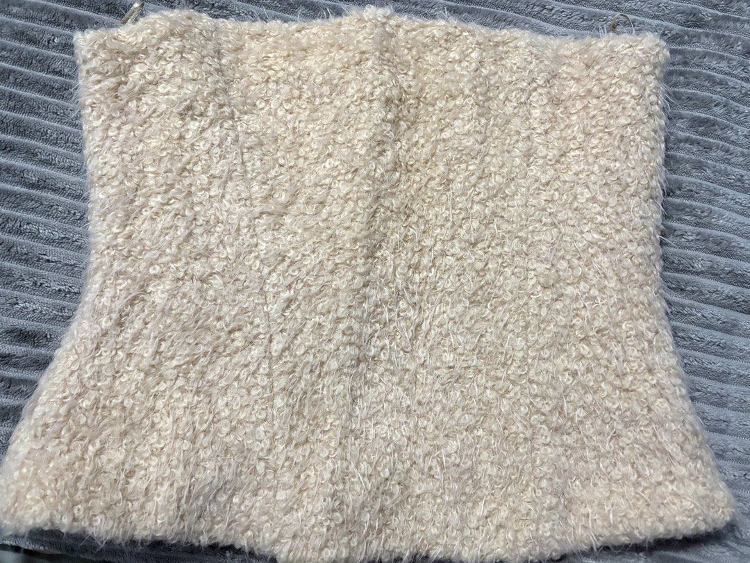 Zara Textured Tube Top Size M (Category: Sleeveless) located in San Pedro. Submitted by princessjybc (Listing ID 1459798620, Image 2). Description: FOR SALE: Cream Fur Tube Top ✨ Size: Medium — Runs small (Triange on tag) ✨ Condition: Lightly used (Worn only twice and still in excellent condition) ✨ Soft faux-fur texture 📸 May request for actual photos and measurements. Just send me a message! 📍 Location: San Pedro, Laguna.