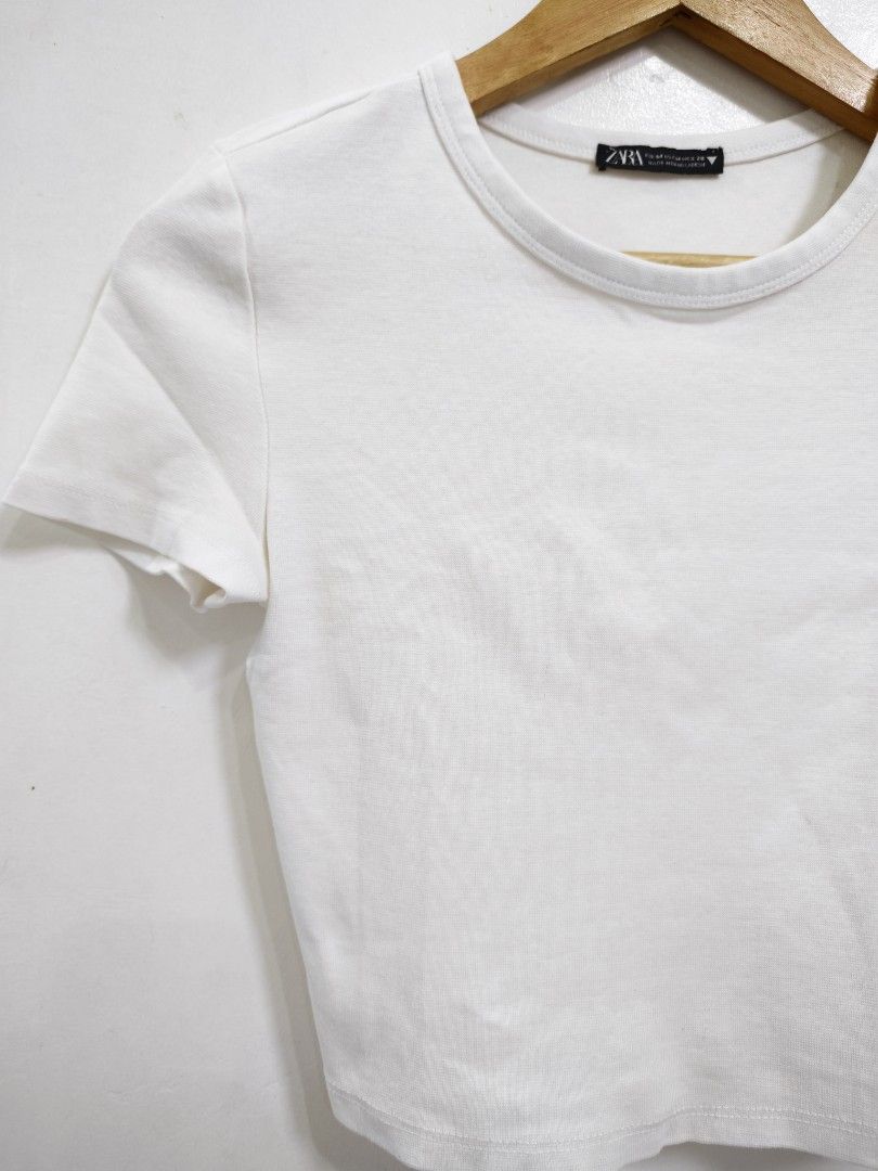 ZARA | White Ribbed Cropped Top (Category: Shirts) located in Pasig City. Submitted by dian.juliet (Listing ID 1459784849, Image 3). Description: ▪️Bought from Zara at SM Mega ▪️Size: Medium ▪️No flaw ▪️What you see is what you get. ▪️Colors may vary due to lightning. ▪️Feel free to message me for other details. :) 🖤 dian.