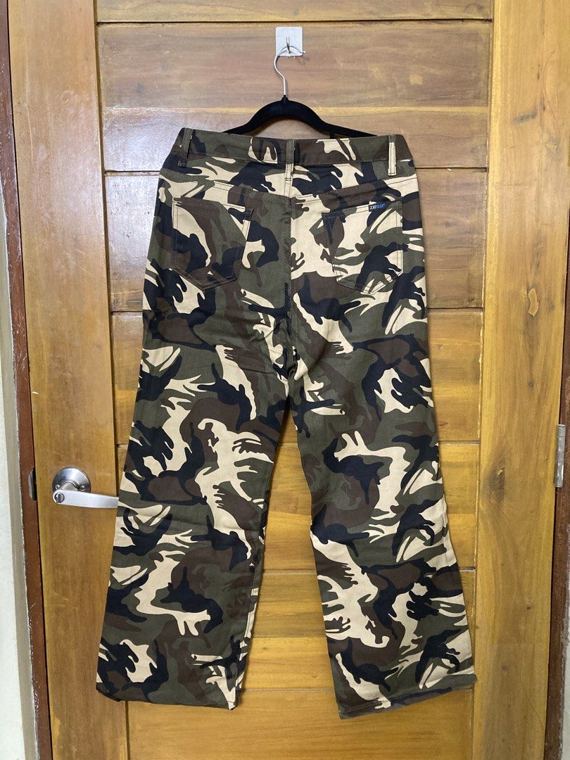 ₱99 + SF via JNT (Category: Jeans) located in Batangas. Submitted by declutteringvon (Listing ID 1460004808, Image 3). Description: Baggy camouflage, fits 29-30 waist, brand new condition, declutter. .