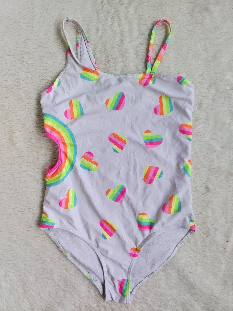 (10-12) JUICY COUTURE (Category: Babies & Kids Fashion) located in Paranaque City. Submitted by closetbykimkirsten (Listing ID 1460016268, Image 1). Description: 🎀Like New🎀 ✨Brand: JUICY COUTURE ⚡No pads 🪷Size: 10-12yrs old 💸Price: P550 (Non Negotiable) ♦️All Items are PRELOVED in good condition. ♦️Please do manage your expectations. ♦️WASH before USE ♦️BUY at your own RISK 🔥NO RETURN NO EXCHANGE POLICY🔥 ⛔BOGUS BUYER/JOY RESERVER will be po