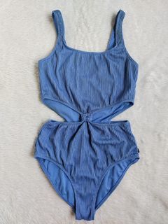 (Category: ) located in . Submitted by closetbykimkirsten (Listing ID 1460015910, Image 1). Description: .