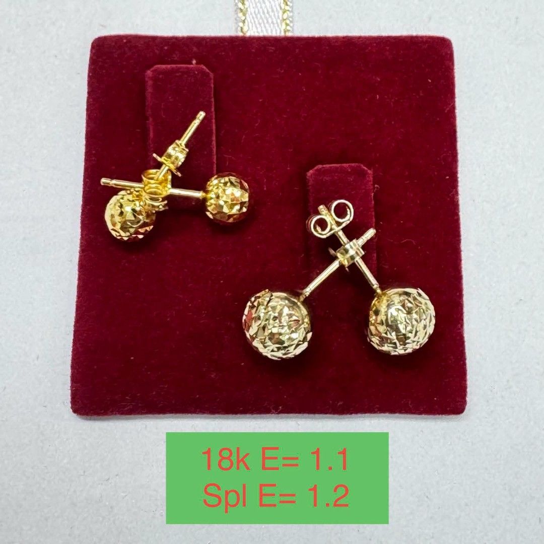 18k Saudi gold diacut ball stud earrings (Category: Earrings) located in Manila. Submitted by bhelgoldseller2ndaccount (Listing ID 1459950287, Image 1). Description: New!!✨New!!✨New!! Authentic 18k Saudi Golds 💯pawnable/naisasanla 💯with high appraisal rate 💯good investment 💯Direct supplier price 👉OPEN for resellers 🌺please take time to evaluate their actual sizes and grams 👉Best panggift for all occasions ✅ Sold per grams not per piece Kya