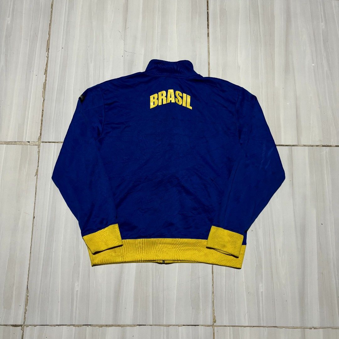 2010 FIFA BRASIL TRACK JACKET (Category: Activewear) located in Pasay City. Submitted by turthrift (Listing ID 1460058148, Image 2). Description: W24 L27.