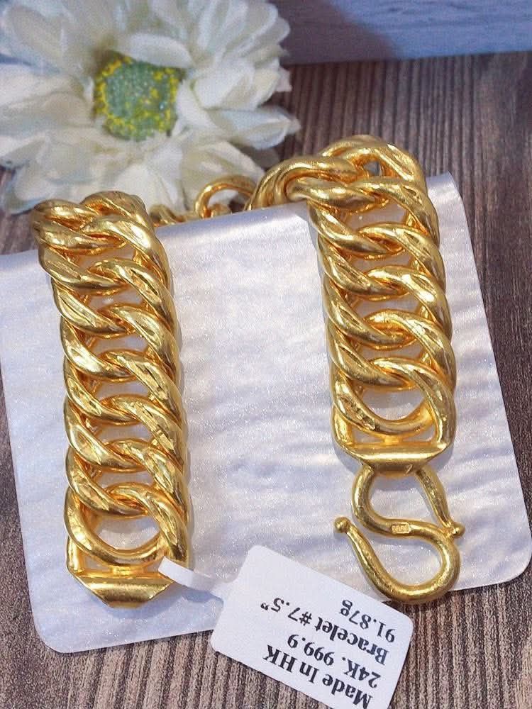 24k HongKong gold bracelet (Category: Bracelets) located in Manila. Submitted by bhelgoldseller2ndaccount (Listing ID 1459963151, Image 2). Description: New!!✨New!!✨New!! Authentic 24k HongKong Golds 💯pawnable/naisasanla 💯with high appraisal rate 💯good investment 💯Direct supplier price 👉OPEN for resellers 🌺please take time to evaluate their actual sizes and grams 👉Best panggift for all occasions ✅ Sold per grams not per piece Kya lowest pr