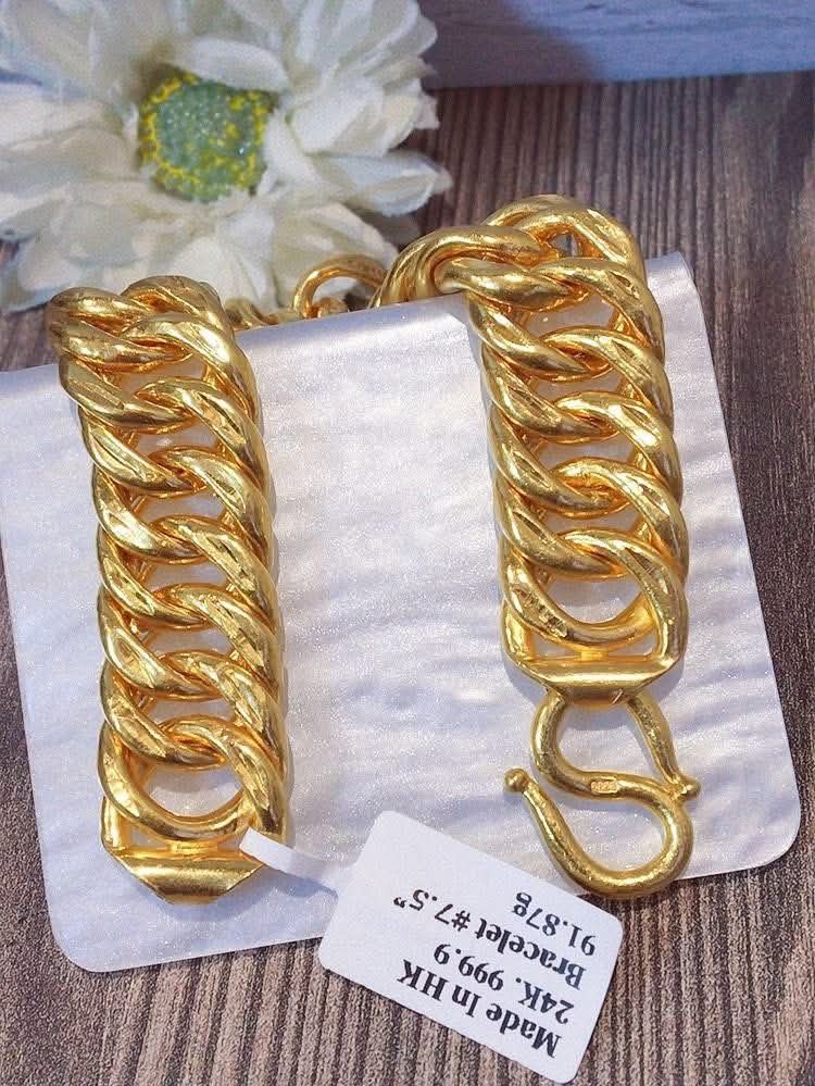 24k HongKong gold bracelet (Category: Bracelets) located in Manila. Submitted by bhelgoldseller2ndaccount (Listing ID 1459963151, Image 1). Description: New!!✨New!!✨New!! Authentic 24k HongKong Golds 💯pawnable/naisasanla 💯with high appraisal rate 💯good investment 💯Direct supplier price 👉OPEN for resellers 🌺please take time to evaluate their actual sizes and grams 👉Best panggift for all occasions ✅ Sold per grams not per piece Kya lowest pr