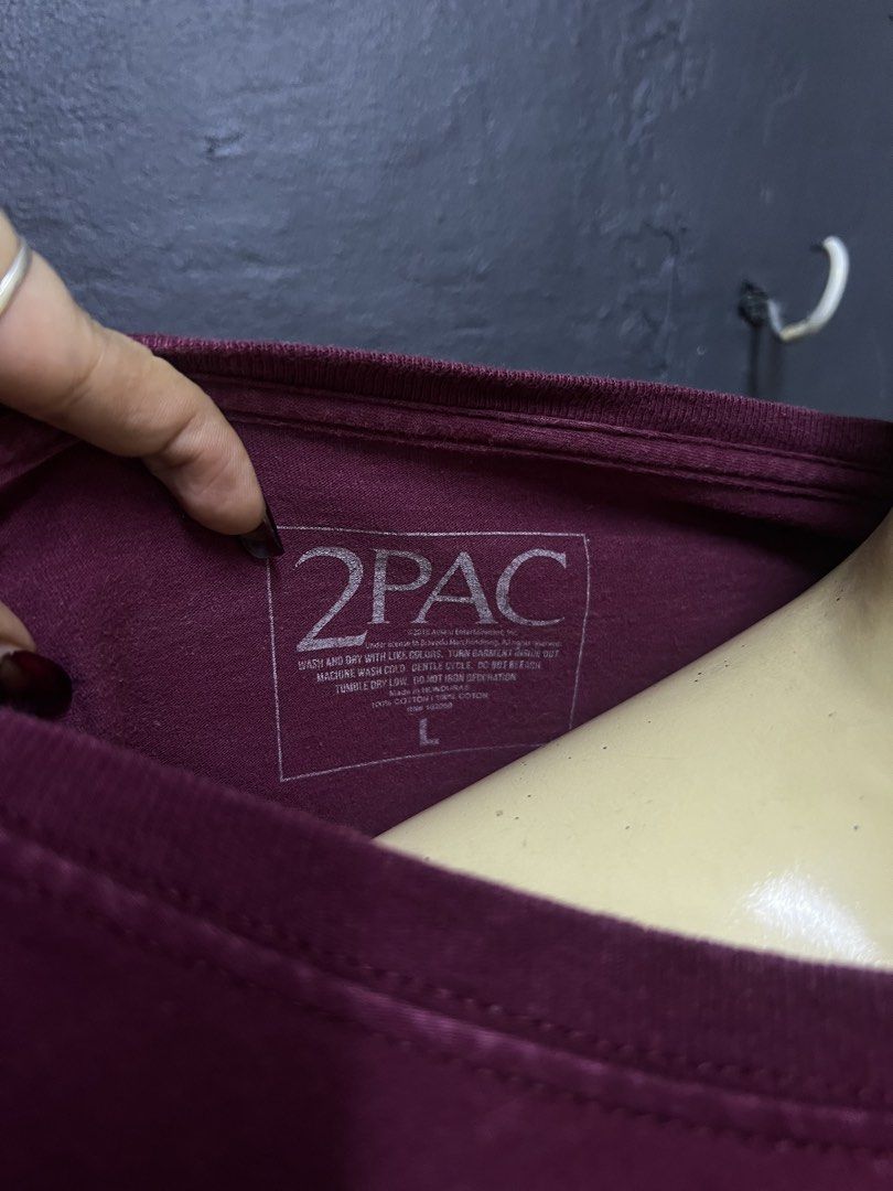 2Pac Graphic TShirt (Category: Tshirts & Polo Shirts ) located in Manila. Submitted by irenekaren57943 (Listing ID 1460044752, Image 3). Description: 𝟐𝐏𝐀𝐂 𝐒𝐡𝐢𝐫𝐭 ➤ 𝟐𝟐 𝐖 | 𝟐𝟗 𝐋 ➤ 𝟗.𝟓 | 𝐄𝐱𝐜𝐞𝐥𝐥𝐞𝐧𝐭 ➤ 𝐍𝐨 𝐈𝐬𝐬𝐮𝐞!.