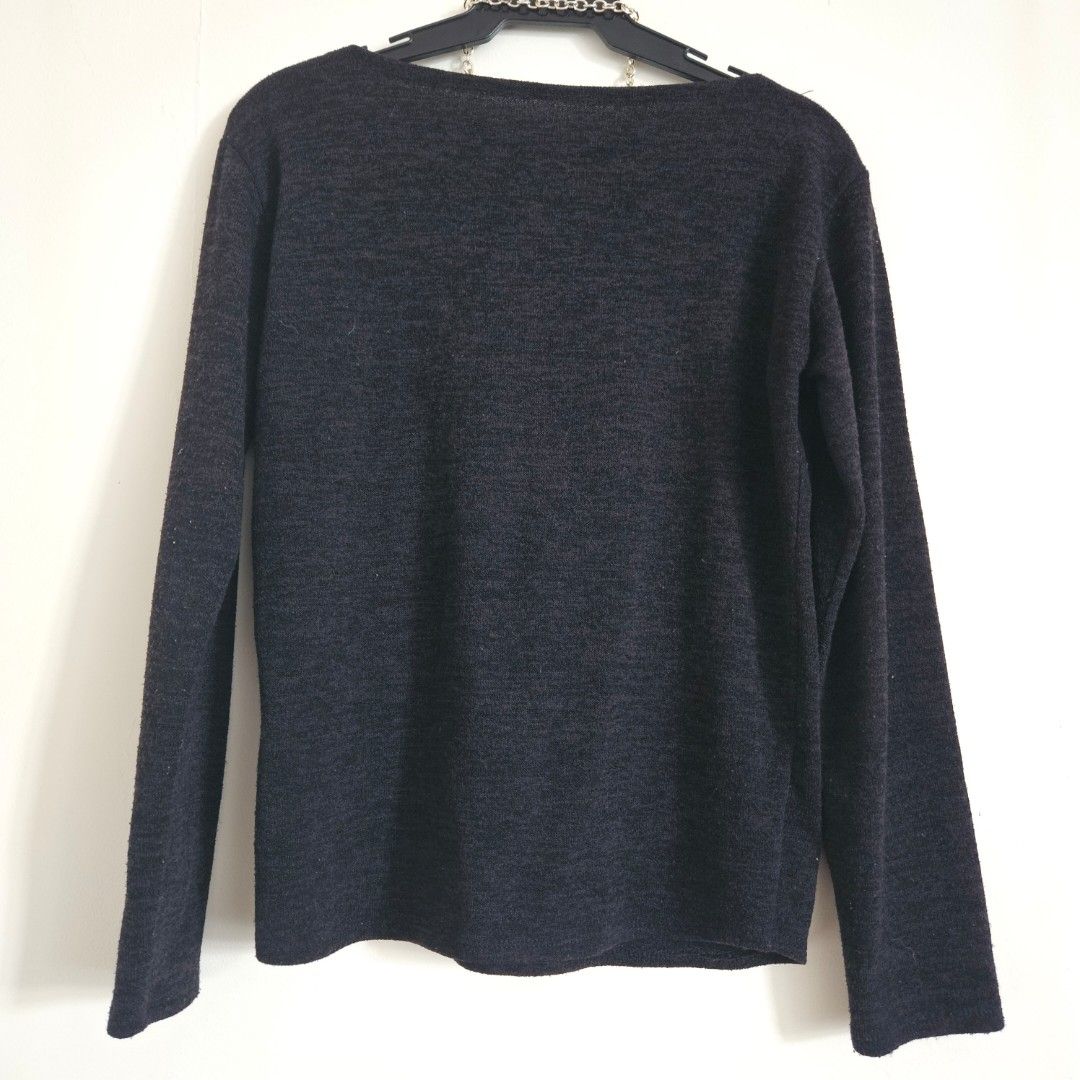 56. Black Long Sleeve Sweater Free Size (Category: Longsleeves) located in San Juan City. Submitted by titaofmanilaessentials (Listing ID 1459998084, Image 2). Description: - Dark grey long sleeve sweater - Unique silver chain detail around the neckline - Soft knit material - Great for layering or wearing on its own - Versatile wardrobe piece - Used once for US trip.
