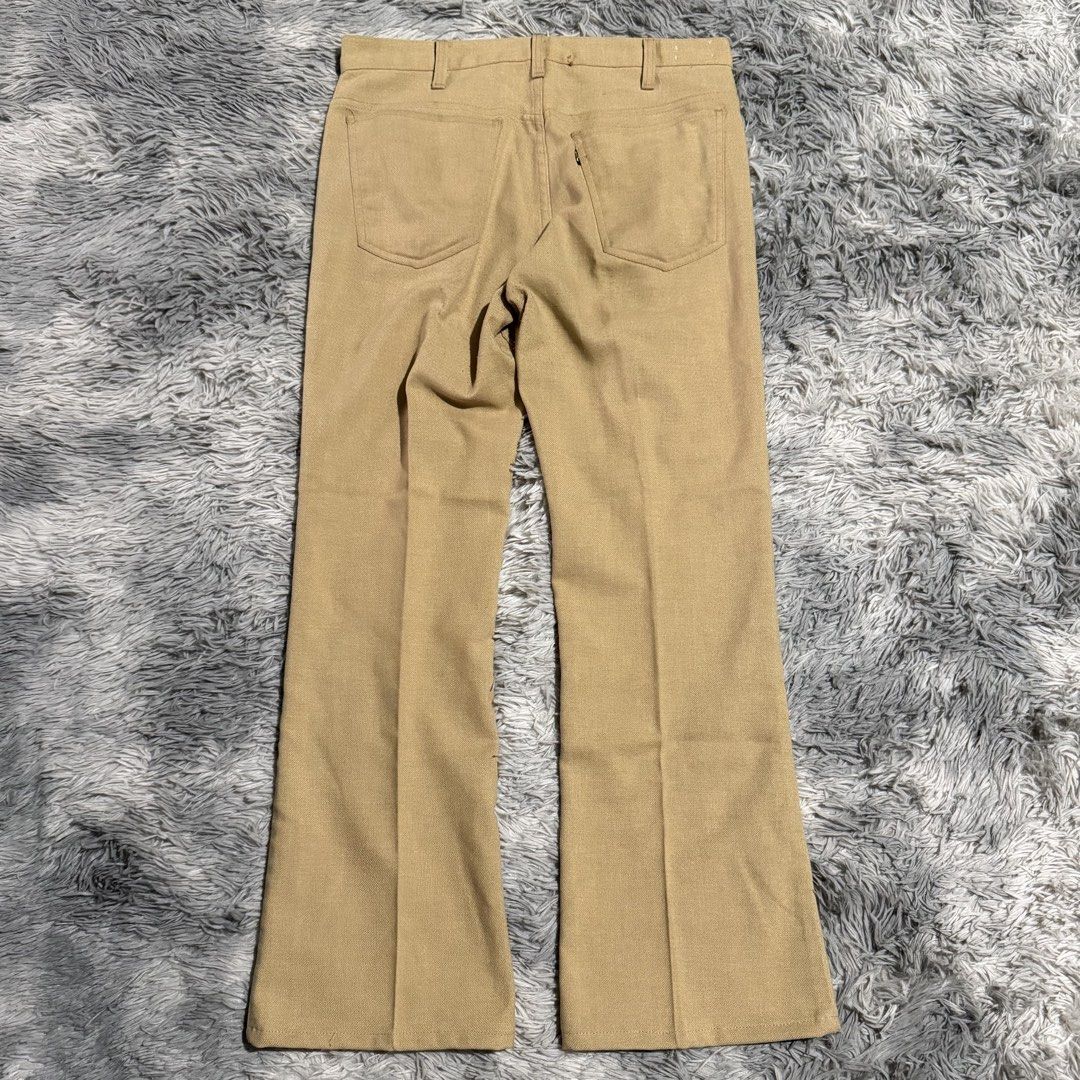 70s Levi’s Sta-Prest Bell Bottom Pants (Category: Jeans) located in Mandaluyong City. Submitted by iamkageki (Listing ID 1460067358, Image 2). Description: True vintage ‼️ Waist 32 Length 39 Leg opening 9 Issue: see last pic .