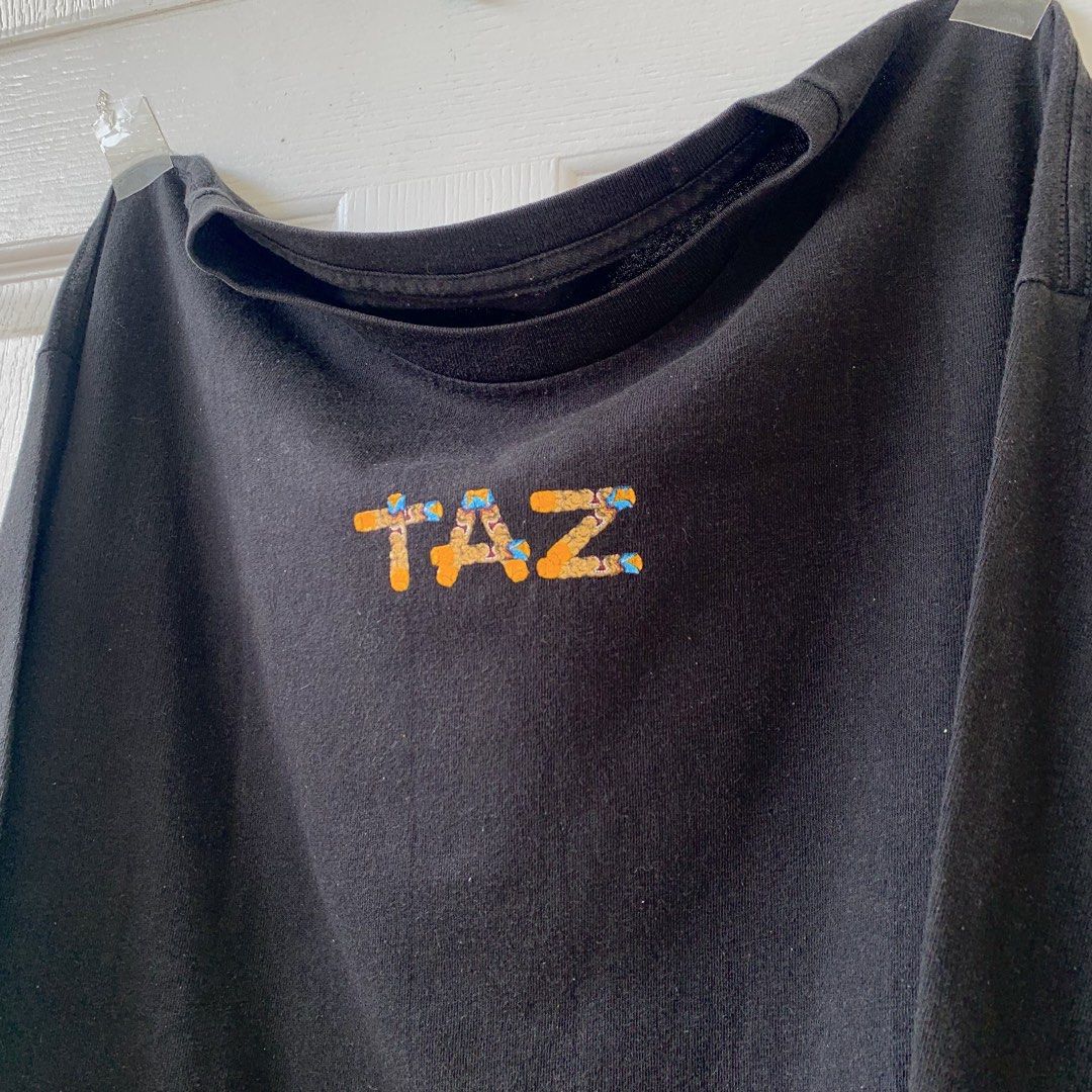 90’S TAZMANIAN DEVIL ‘SURVIVOR’ (Category: Tshirts & Polo Shirts ) located in Plaridel. Submitted by sonofthe.dawgg (Listing ID 1460001008, Image 3). Description: - 26 x 27 MEASUREMENT (BOXY XL) - MISSING LOONEY TUNES TAG - LOOSE STITCHING.