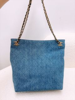 （分類：）位於 。 由 heras.luxury 提交（商品編號 1460073108，圖片 1）。簡介： 。