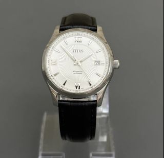(Category: ) located in . Submitted by vintagewatches39 (Listing ID 1459905664, Image 1). Description: .