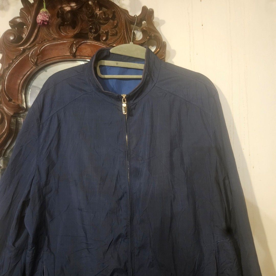 🌧️ MEN’S RAIN / LIGHTWEIGHT JACKETS — PRE-LOVED (Category: Coats, Jackets and Outerwear) located in Manila. Submitted by smartluxeph (Listing ID 1460055520, Image 3). Description: 🌧️ MEN’S RAIN / LIGHTWEIGHT JACKETS — PRE-LOVED 1️⃣ Navy Blue Lightweight Rain Jacket — ₱550 💙 Clean, minimalist navy design • Full zip + stand collar • Lightweight, easy to fold/pack • Subtle check/ripstop texture • Great for rainy days, travel & everyday wear LP: ₱