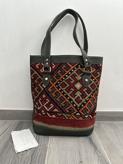 （分類：）位於 。 由 yipyyt 提交（商品編號 1459984210，圖片 1）。簡介： 。