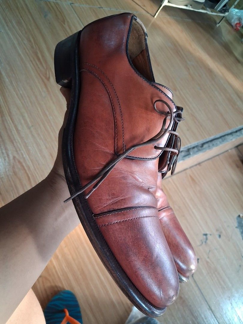 A testoni (Category: Casual Shoes) located in Koronadal. Submitted by glads08089 (Listing ID 1460040058, Image 3). Description: a testoni size 41 cherry red.