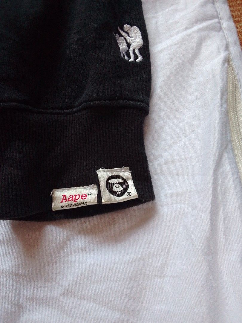 Aape By A Bathing Ape Hoodie Jacket (Category: Hoodies) located in Pantukan. Submitted by safe_vintage_hunter (Listing ID 1460045044, Image 2). Description: .