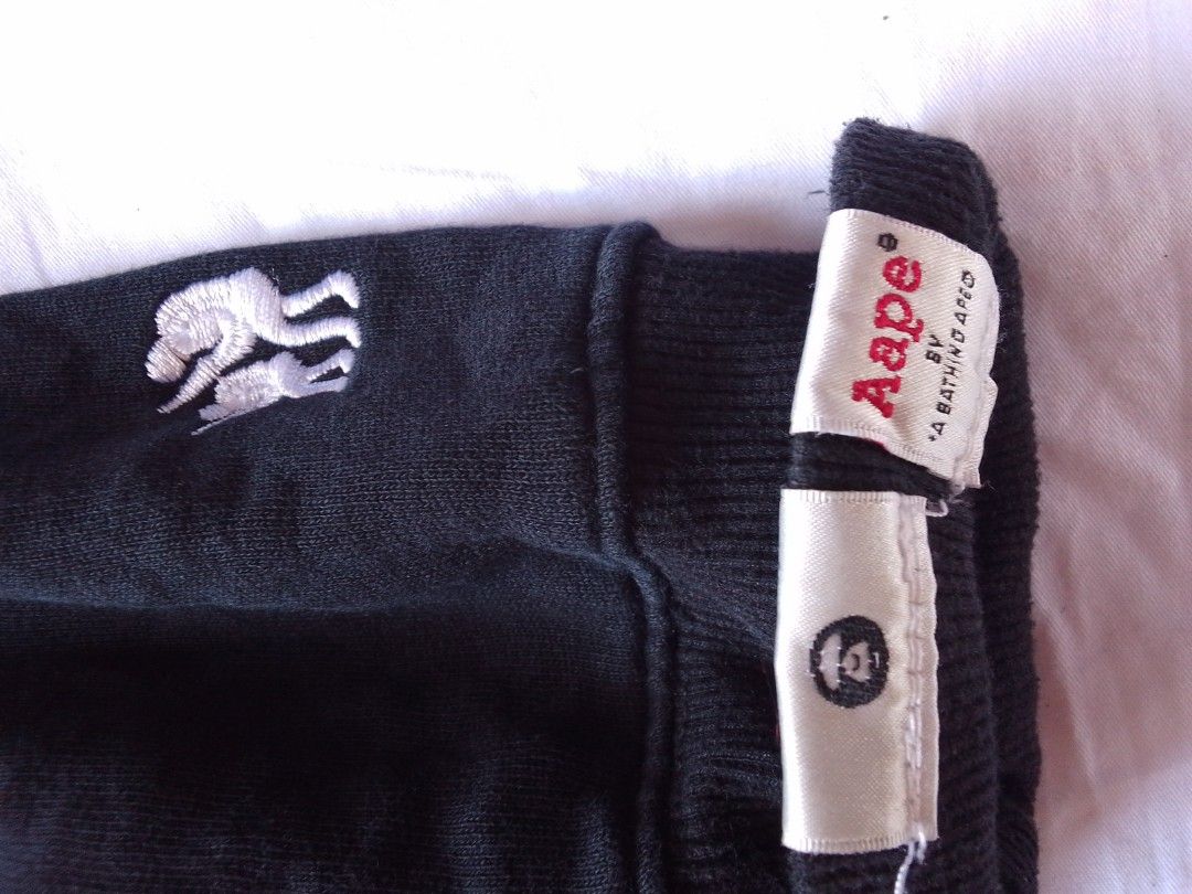 Aape By A Bathing Ape Hoodie Jacket (Category: Hoodies) located in Pantukan. Submitted by safe_vintage_hunter (Listing ID 1460045044, Image 3). Description: .