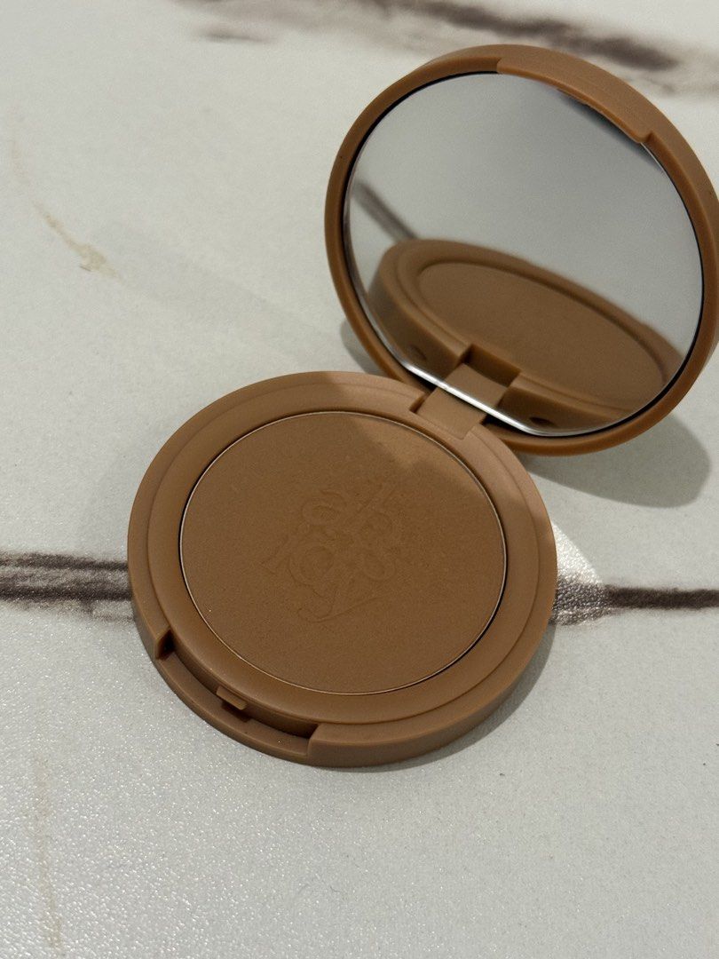 Absidy bronzer - biscuit (Category: Makeup) located in Quezon City. Submitted by quirksandcurls (Listing ID 1460034110, Image 3). Description: .