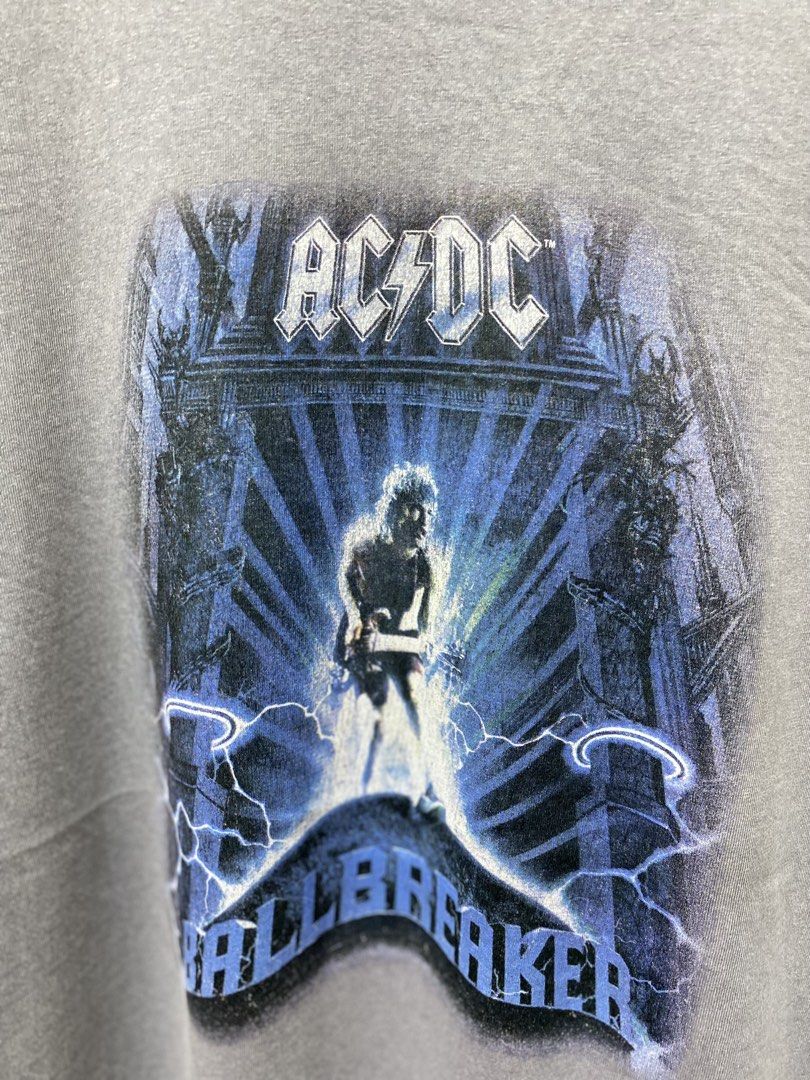 ACDC (Category: Activewear) located in Kota Bharu. Submitted by arifiiskandar (Listing ID 1459902826, Image 3). Description: P 23/28 Kondisi 9/10.