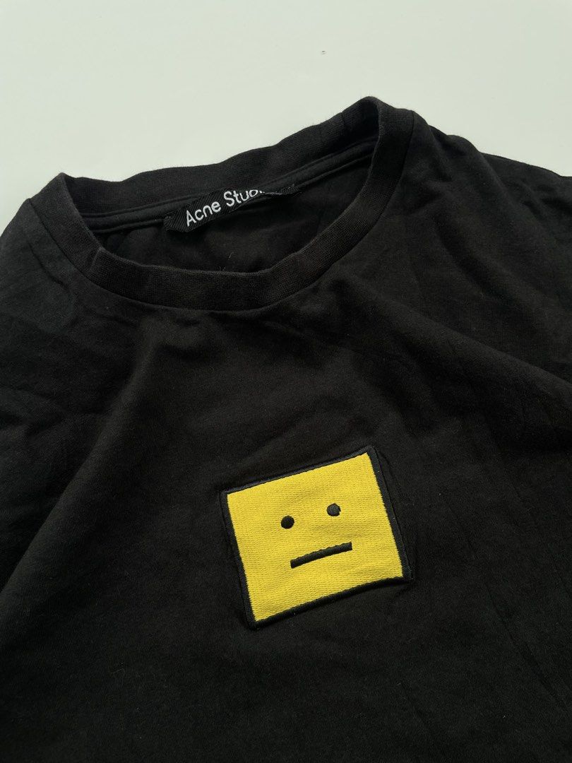 Acne studio exford evil face (Category: Tshirts & Polo Shirts ) located in General Mariano Alvarez. Submitted by savenlester (Listing ID 1459913868, Image 2). Description: Acne studio exford evil face ◾W - 21 ◾L - 26 ◾Good condition ◾Color rate 8.5/10 ◾No issue .