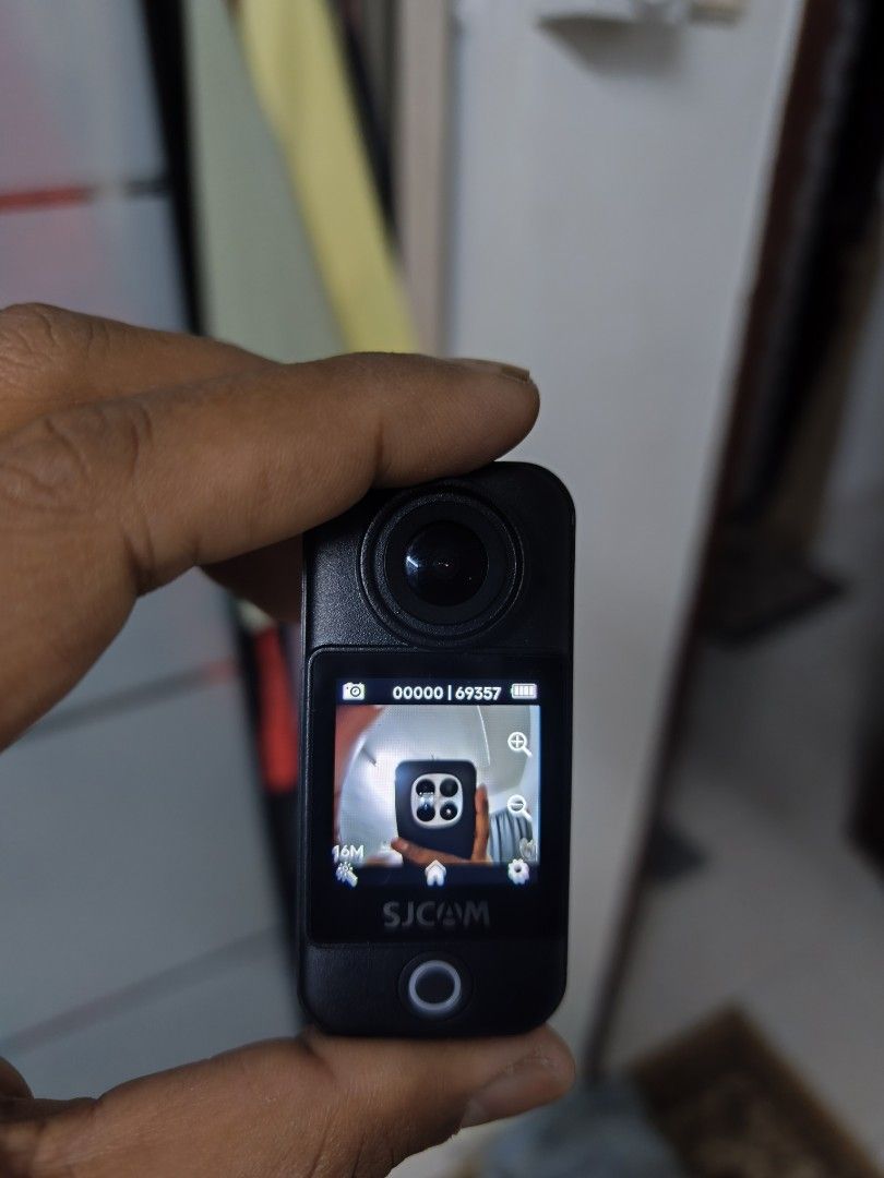 Action Camera (Category: Other Gadgets) located in Port Klang. Submitted by jatmir92 (Listing ID 1459951983, Image 2). Description: Sjcam c400 for sale. including accesories, 2 micro sd card original sandisk with adapter and lexar usb reader. used 3x. just 1 month in my hand..
