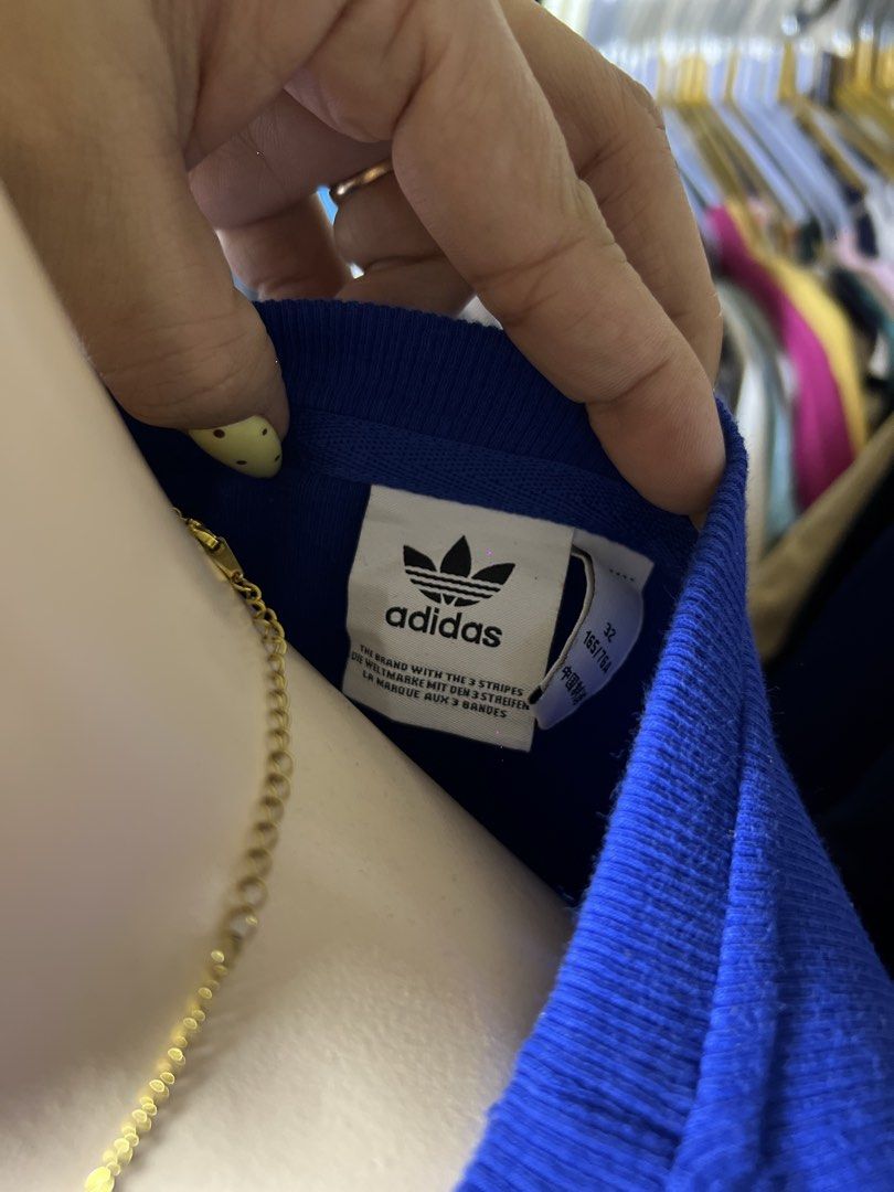 Addidas Originals (Category: Dresses) located in Bulacan. Submitted by heyitsmarf (Listing ID 1460065371, Image 3). Description: Can fit S-Semi L stretchable.