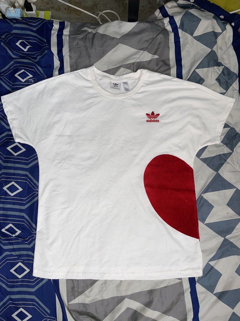 Adidas (Category: Tshirts & Polo Shirts ) located in Las Pinas. Submitted by rdcthriftedshop (Listing ID 1460039259, Image 3). Description: 📦 Adidas Couple Shirt Size Medium both The other one Can fit to Large for girl Width: 19.5 Length: 25.5 Color rate: 10/10 Condition: Good As New Condition No Issue.
