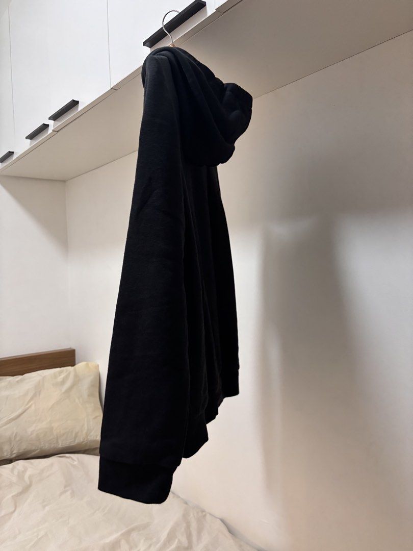 Adidas Black Hoodie (Category: Coats, Jackets and Outerwear) located in Quezon City. Submitted by loverosvir (Listing ID 1460058418, Image 2). Description: .