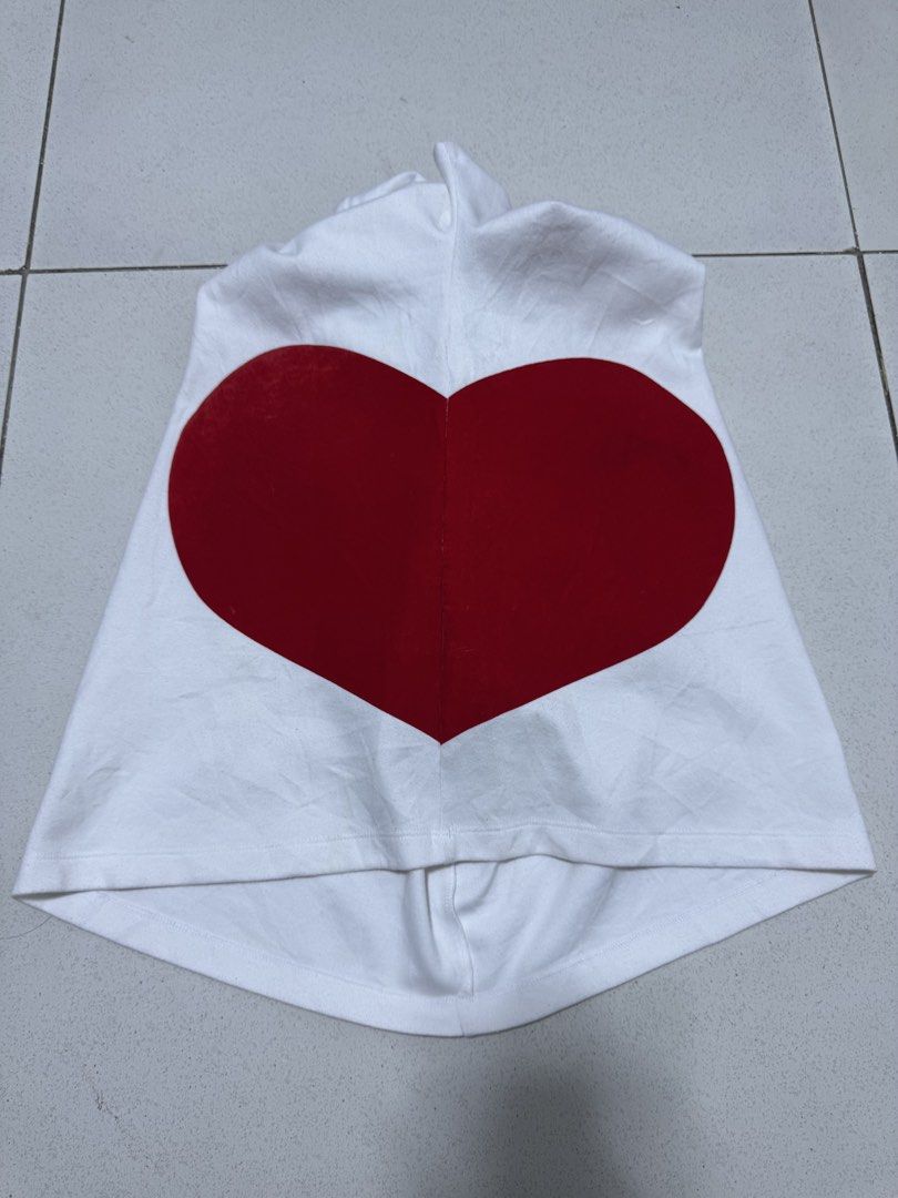 Adidas Heart (Category: Shirts) located in Las Pinas. Submitted by rdcthriftedshop (Listing ID 1460039677, Image 2). Description: 📦 ADIDAS Heart Medium to Large Width: 20 Length: 26 Color rate: 9.5/10 Condition: Excellent Condition Need to rewash.