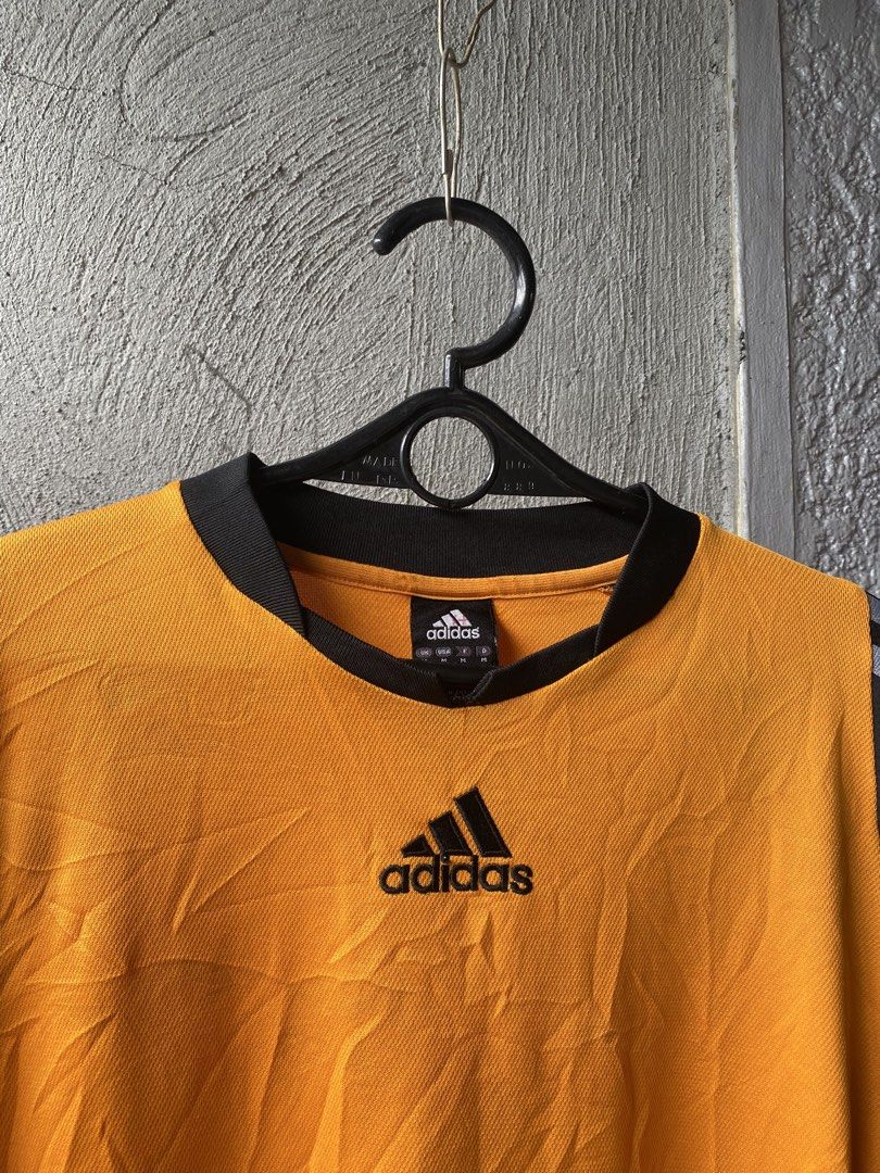 Adidas jersey (Category: Activewear) located in Las Pinas. Submitted by mark2k05 (Listing ID 1459943691, Image 3). Description: No issue.