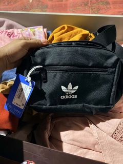 (Category: ) located in . Submitted by urban.refinds (Listing ID 1459937845, Image 1). Description: .