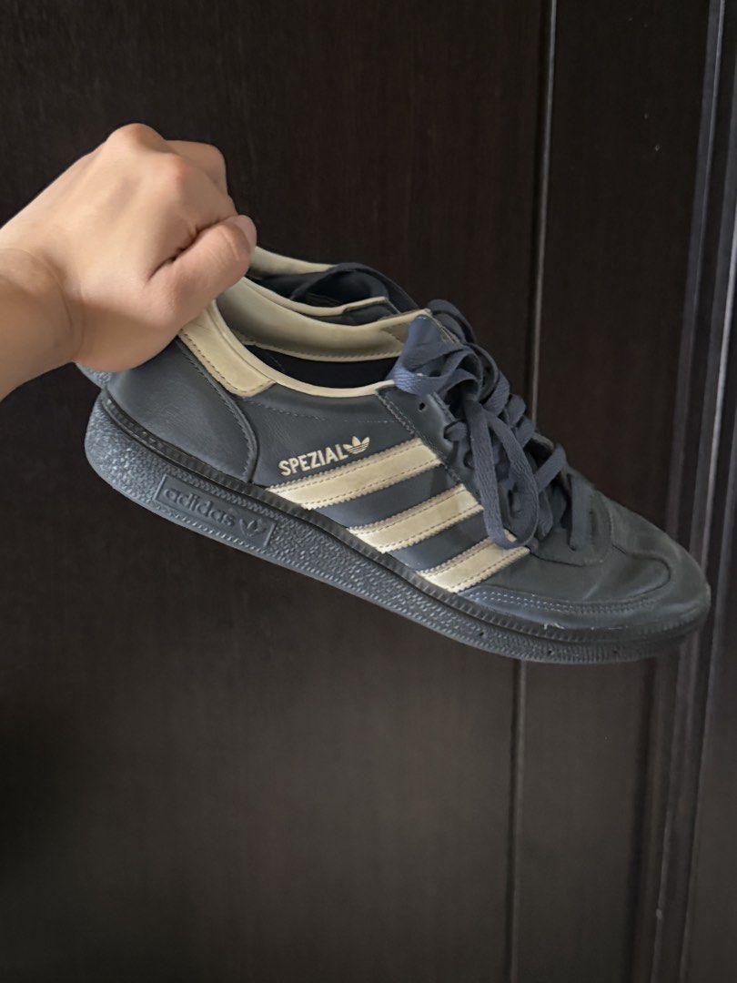 Adidas Spezial (Category: Sneakers) located in Makati City. Submitted by i_declutter.mnl (Listing ID 1460035374, Image 1). Description: 8.5 mens still smooth af what you see is what you get .