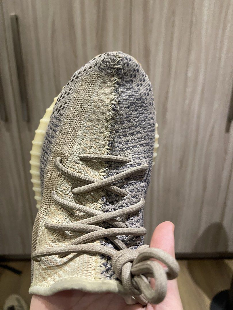 Adidas Yeezy Boost 350 V2 "Ash Pearl" (Category: Sneakers) located in Manila. Submitted by le016392 (Listing ID 1459929052, Image 2). Description: - 100% AUTHENTIC Adidas Yeezy Boost 350 V2 Ash pearl - Creamy translucent midsole - RFS: No longer using.