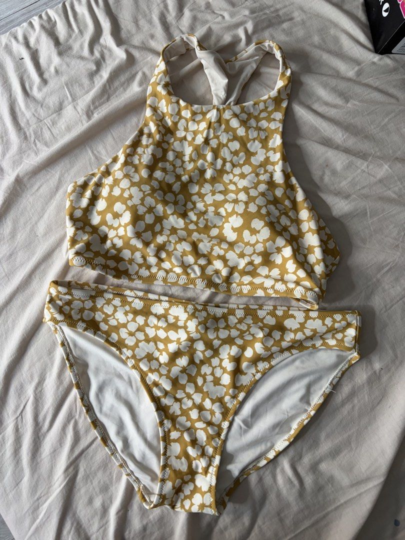 Aerie Swimsuit set (Category: Bikinis & Swimsuits) located in Mandaluyong City. Submitted by shopthegavins (Listing ID 1459953767, Image 1). Description: .