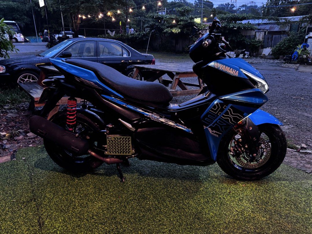 AEROX V2 2023 (Category: Motorbikes for Sale) located in Manila. Submitted by patboy06 (Listing ID 1460057603, Image 2). Description: Aerox v2 (non abs) 2023 model Registered til 2027 Color indicated (Blue) Complete orig docs Orig OR/CR Orig LTO Plate Ready to transfer ownership All stock engine All switch working 23k orig mileage (Unli scan) Rcb lever Mini driving light installed Big disc 260mm rcb shock Newly changed oil Newly changed gear oil 