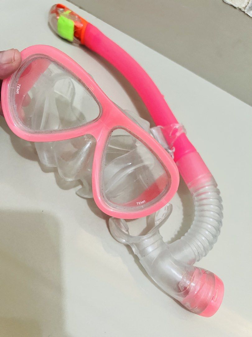 Affordable Anemo diving mask and snorkel set 😍👌 (Category: Other Sports Equipment and Supplies) located in Malolos. Submitted by afford.japan (Listing ID 1459965733, Image 2). Description: Affordable Anemo diving mask and snorkel set 😍👌.