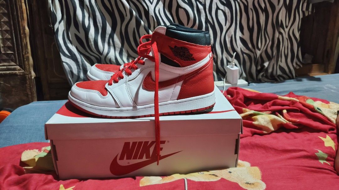 AIR JORDAN 1 RETRO HIGH CUT (Category: Sneakers) located in Bay. Submitted by peterrss (Listing ID 1460035149, Image 1). Description: 1 Time use May box pa Bagong bago pa 10/10 Condition With Box Bay Laguna Loc..