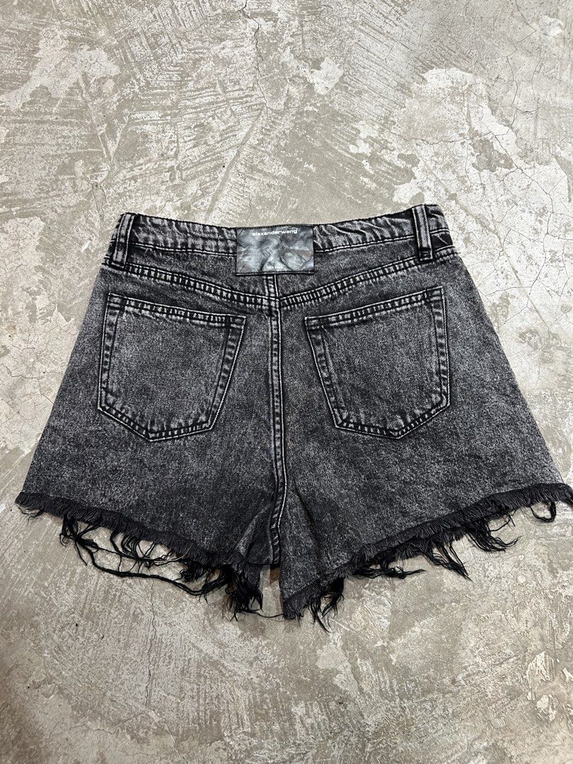 Alexander Wang Black Washed Mini Shorts for Womens (Category: Luxury Apparel) located in Manila. Submitted by thriftpoint99 (Listing ID 1459934951, Image 2). Description: 28x12.5x11.5 No issue Excellent condition.