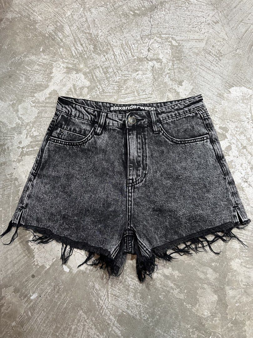 Alexander Wang Black Washed Mini Shorts for Womens (Category: Luxury Apparel) located in Manila. Submitted by thriftpoint99 (Listing ID 1459934951, Image 1). Description: 28x12.5x11.5 No issue Excellent condition.
