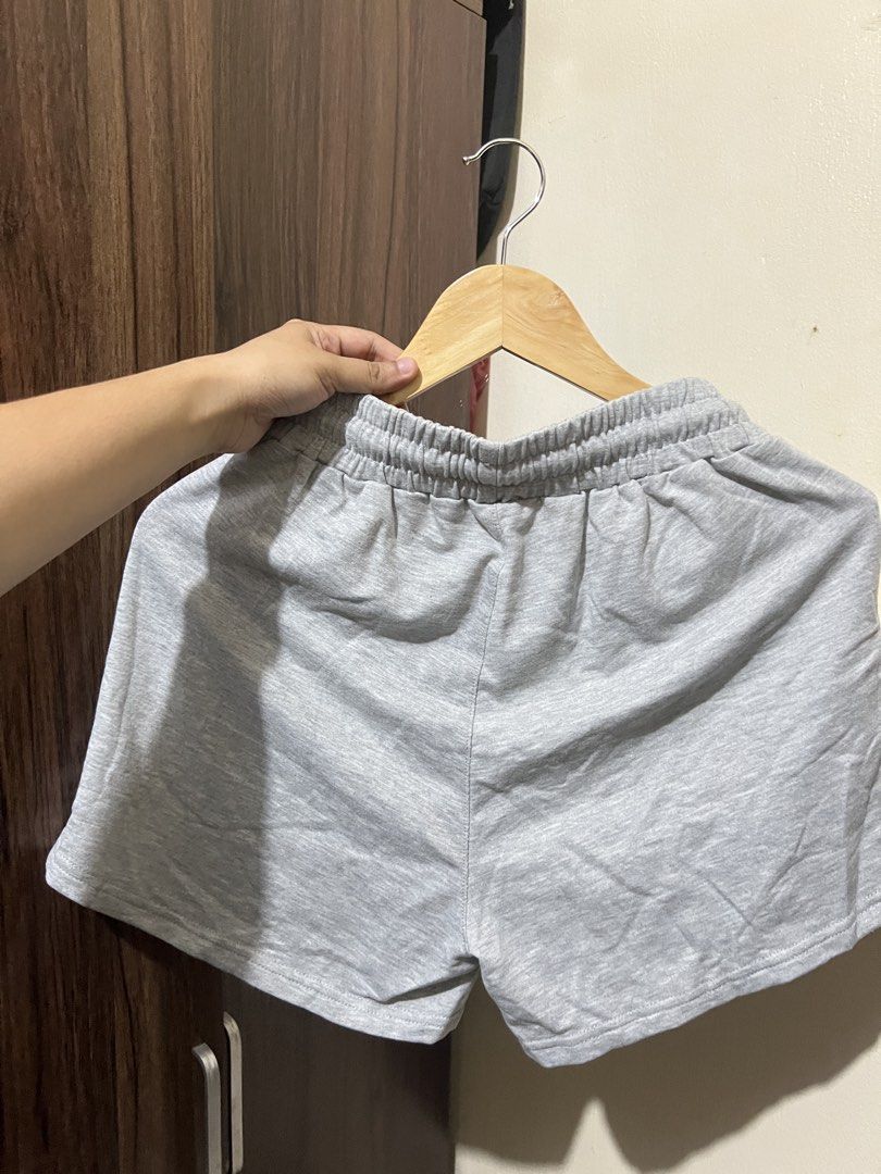Alo Shorts (Category: Activewear) located in Quezon City. Submitted by bea-shop (Listing ID 1459985500, Image 2). Description: Size XS Brand New Pickup/Lalamove/J&T Location: Apolonio Samson, QC.