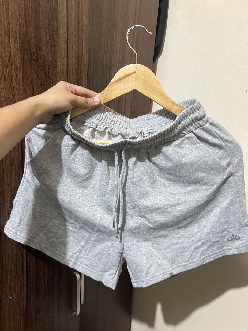 Alo Shorts (Category: Activewear) located in Quezon City. Submitted by bea-shop (Listing ID 1459985500, Image 1). Description: Size XS Brand New Pickup/Lalamove/J&T Location: Apolonio Samson, QC.