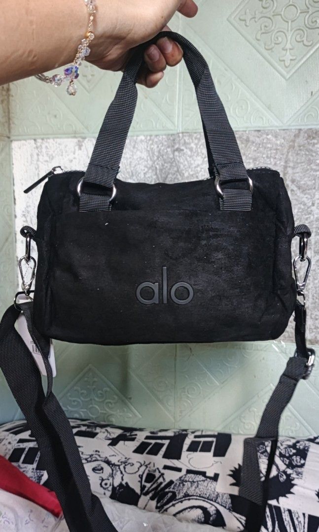 Alo small size (Category: Cross-body Bags) located in Las Pinas. Submitted by anne01515 (Listing ID 1459930665, Image 1). Description: kasya cellphone, 3 compartment. suede material..