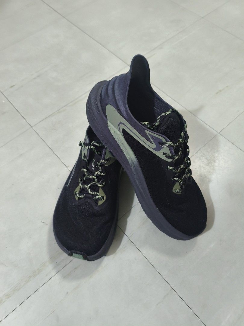 Altra Torin 8 (Category: Casual Shoes) located in Manila. Submitted by shine8889 (Listing ID 1460078397, Image 3). Description: brand new no box.