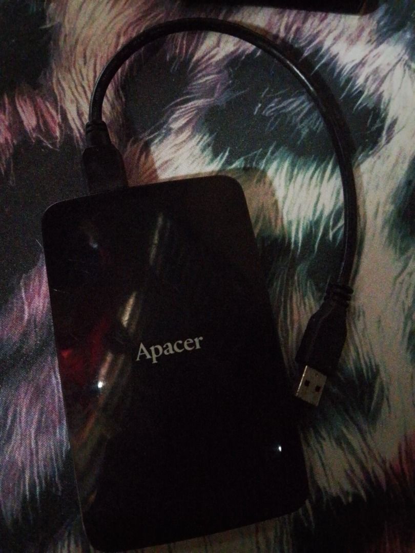 APACER 1TB HARD DRIVE (Category: Hard Disks & Thumbdrives) located in Caloocan City. Submitted by gentlehawk_44e047 (Listing ID 1460097177, Image 3). Description: -No issue isang beses lang ginamit -Hindi na nagamit after non nasa maayos na condition -Via Maya po ang payment -Payment first bago pick up and book -Pasig po mang gagaling -I can do vc/call if interested chat lang po sila -perfect para sa mga mahilig mag storage ng mga pics sa events,