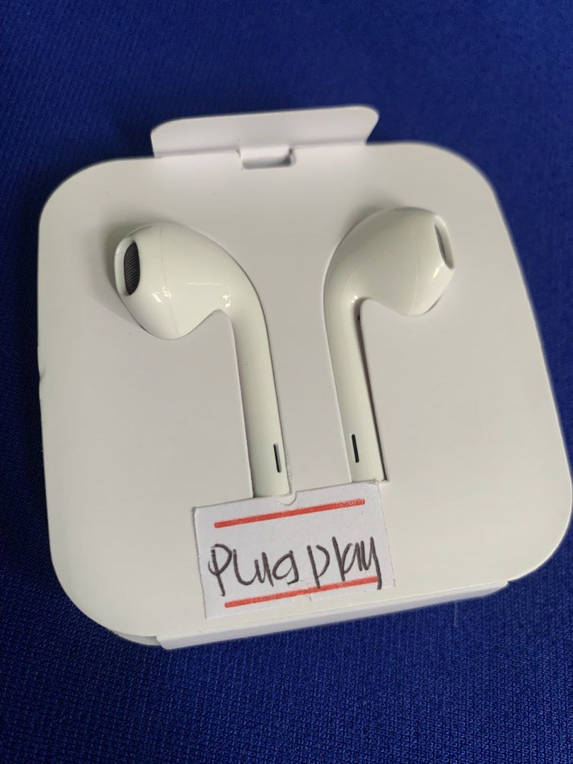 Apple EarPods Lightning Connector (Earphone no bluetooth) Plug n Play (Category: Earphones) located in San Juan City. Submitted by ph_gadgets_hub (Listing ID 1459913163, Image 1). Description: ✨️ BRAND NEW ✨️ LIGHTNING CONNECTOR EARPHONE ✨️ PLUG AND PLAY ✨️ NO NEED TO BLUETOOTH ✨️ TESTED BEFORE DELIVERY ✨️ ONHAND ₱500 ONLY Compatible to ios iPhone X,XS,XR,11,12,12 Promax,13,13 Promax,14,14 Promax Same-day delivery within Metro Manila via Lalamove